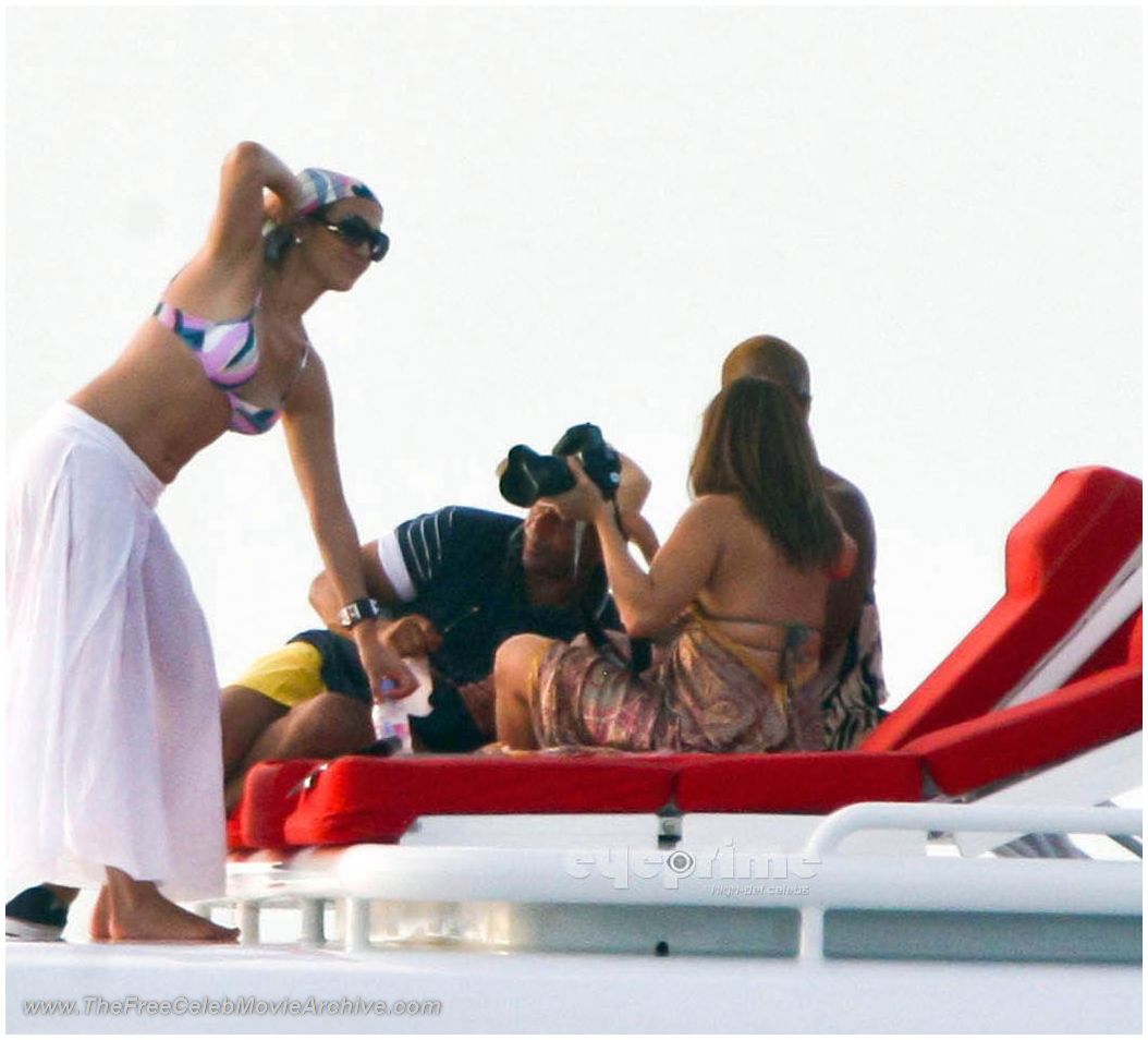 Jennifer Lopez Absolutely Naked At TheFreeCelebMovieArchive