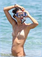 Alessandra Ambrosio Nude Pictures